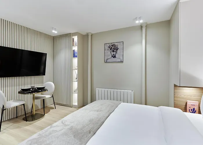 Studio Center Of Paris By Studio Prestige